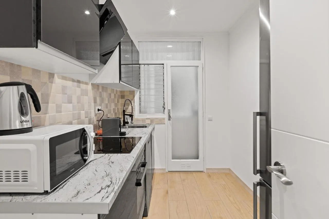 برشلونة 3Br - 2Bh Apartment In The City Center