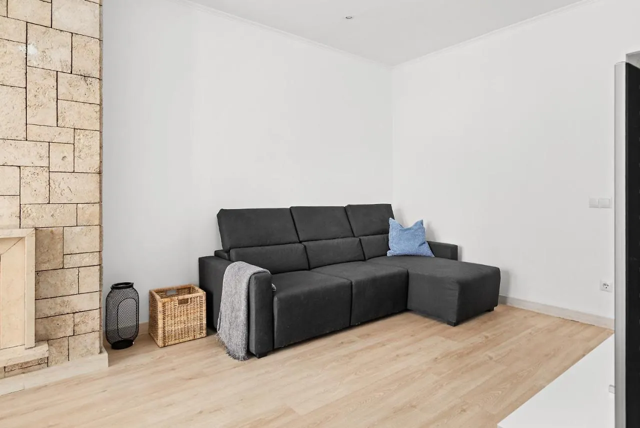 3Br - 2Bh Apartment In The City Center Barcelona 0*,  Spain
