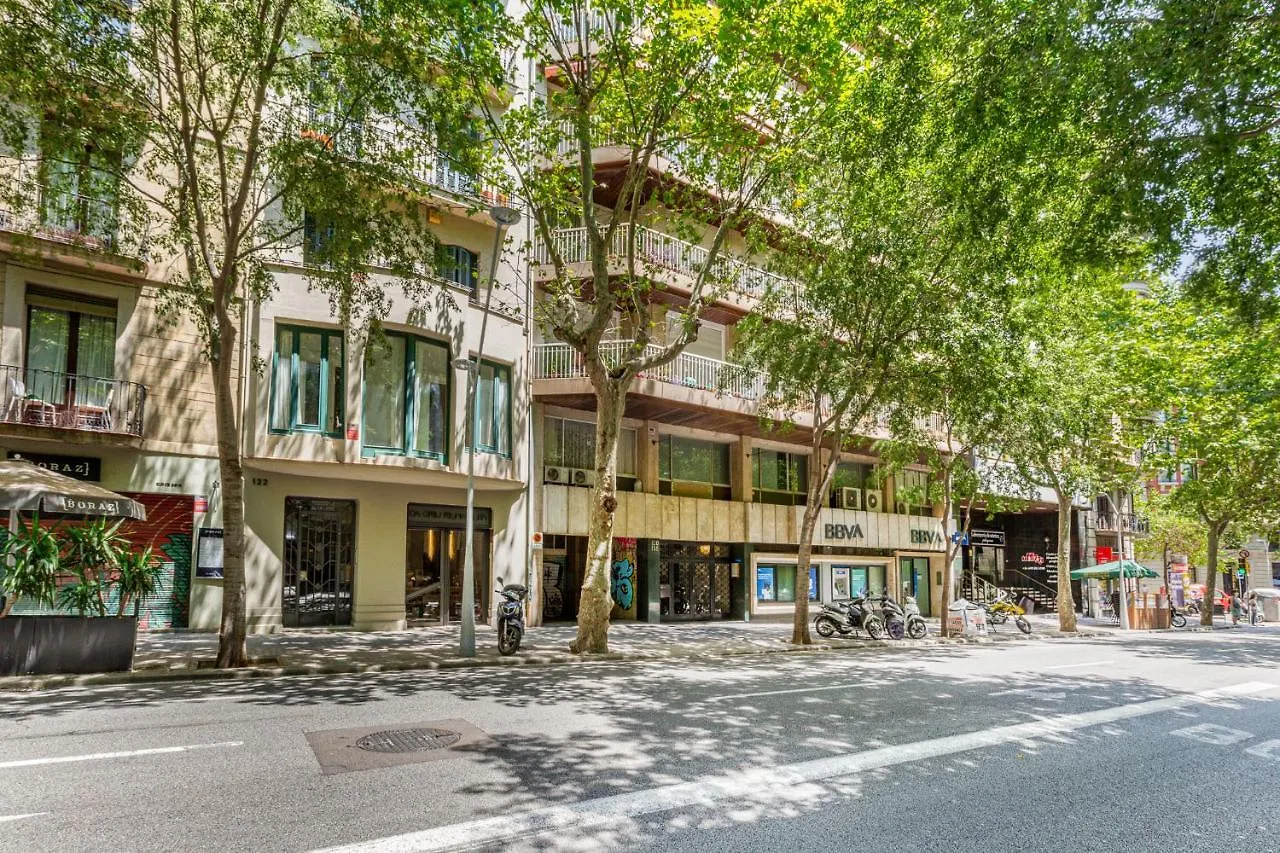 3Br - 2Bh Apartment In The City Center Barcelona Spain